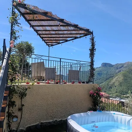 La Cornice Dei Monti アパート *