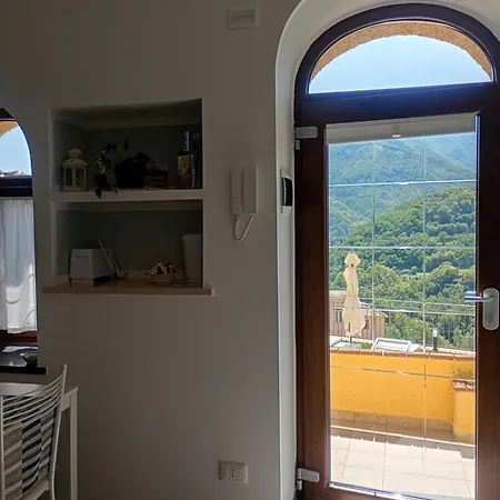 La Cornice Dei Monti アパート