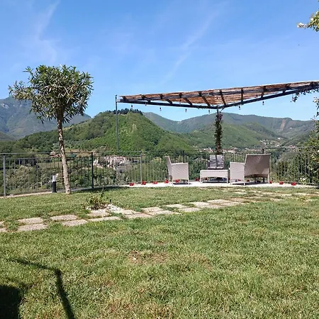 La Cornice Dei Monti Apartment *