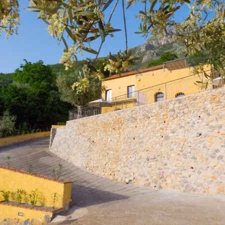 Apartment La Cornice Dei Monti