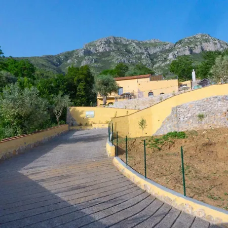 La Cornice Dei Monti Apartment