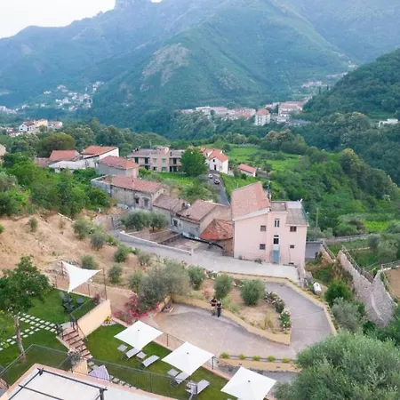 Apartment La Cornice Dei Monti