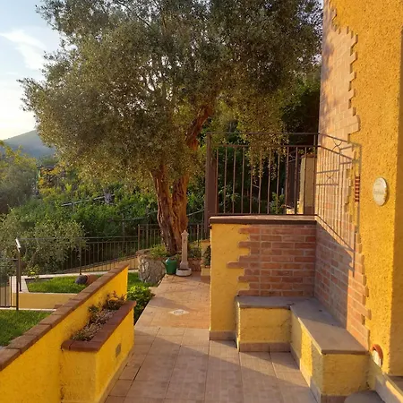 Apartment La Cornice Dei Monti *