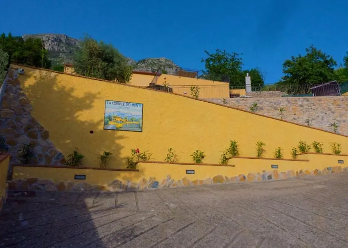 La Cornice Dei Monti Tramonti